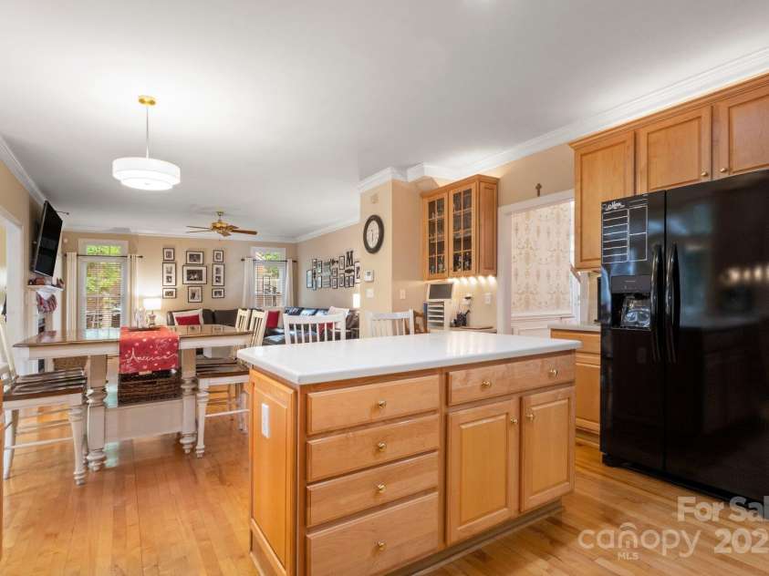 4389 Enchantment Cove Lane, Charlotte, NC 28216.  MLS# CAR4260476, YatesRealty ID 25130. 