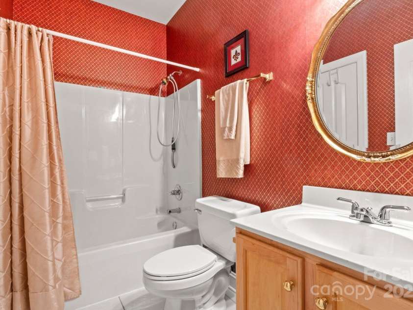 4389 Enchantment Cove Lane, Charlotte, NC 28216.  MLS# CAR4260476, YatesRealty ID 25130. 
