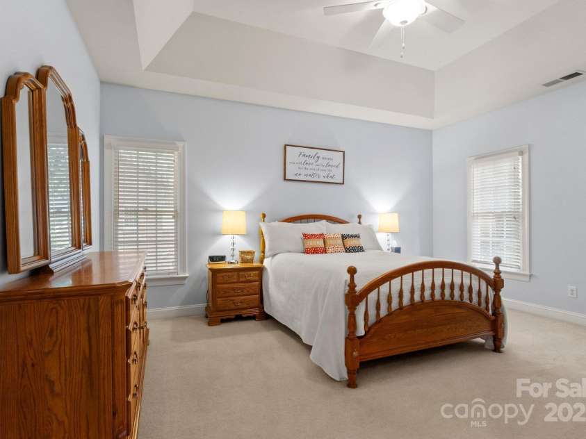 4389 Enchantment Cove Lane, Charlotte, NC 28216.  MLS# CAR4260476, YatesRealty ID 25130. 