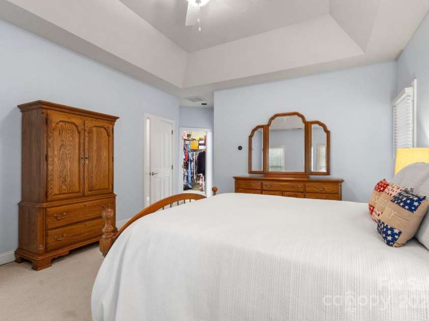 4389 Enchantment Cove Lane, Charlotte, NC 28216.  MLS# CAR4260476, YatesRealty ID 25130. 