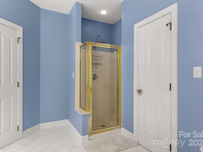 4389 Enchantment Cove Lane, Charlotte, NC 28216.  MLS# CAR4260476, YatesRealty ID 25130. 