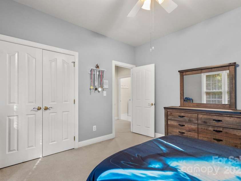 4389 Enchantment Cove Lane, Charlotte, NC 28216.  MLS# CAR4260476, YatesRealty ID 25130. 