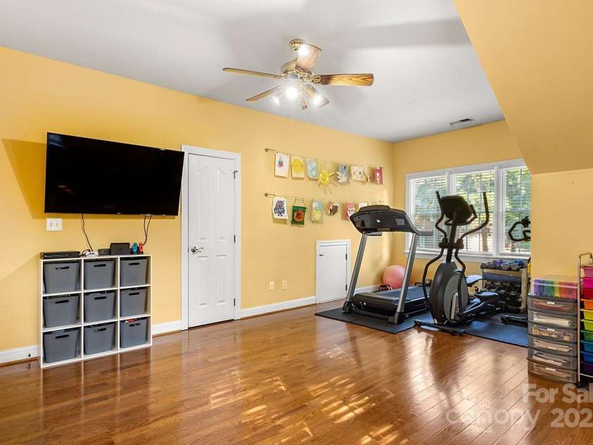 4389 Enchantment Cove Lane, Charlotte, NC 28216.  MLS# CAR4260476, YatesRealty ID 25130. 