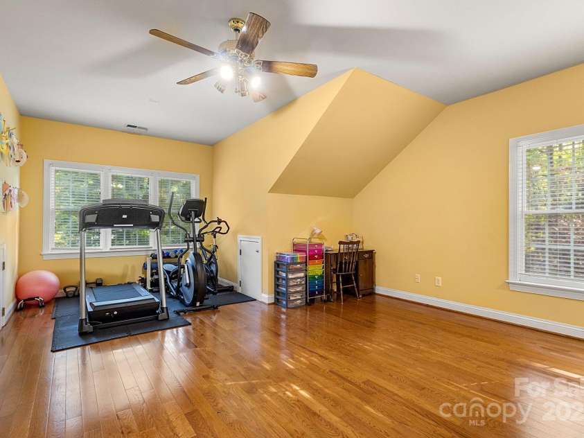 4389 Enchantment Cove Lane, Charlotte, NC 28216.  MLS# CAR4260476, YatesRealty ID 25130. 