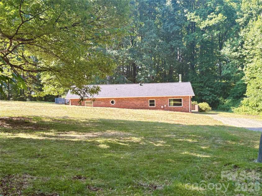 254 Beechwood Farm Road, Statesville, NC 28625.  MLS# CAR4383956, YatesRealty ID 25131. 