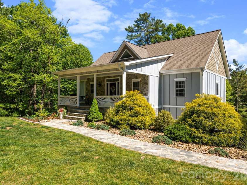 38 Beaus Valley Drive, Roaring Gap, NC 28668.  MLS# CAR4381335, YatesRealty ID 25133. 
