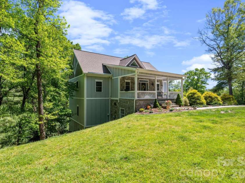 38 Beaus Valley Drive, Roaring Gap, NC 28668.  MLS# CAR4381335, YatesRealty ID 25133. 