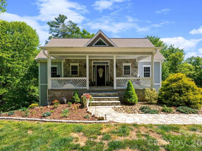 38 Beaus Valley Drive, Roaring Gap, NC 28668.  MLS# CAR4381335, YatesRealty ID 25133. 