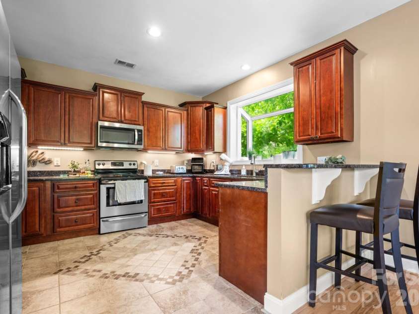 38 Beaus Valley Drive, Roaring Gap, NC 28668.  MLS# CAR4381335, YatesRealty ID 25133. 