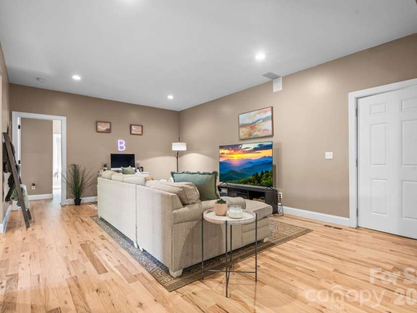 38 Beaus Valley Drive, Roaring Gap, NC 28668.  MLS# CAR4381335, YatesRealty ID 25133. 