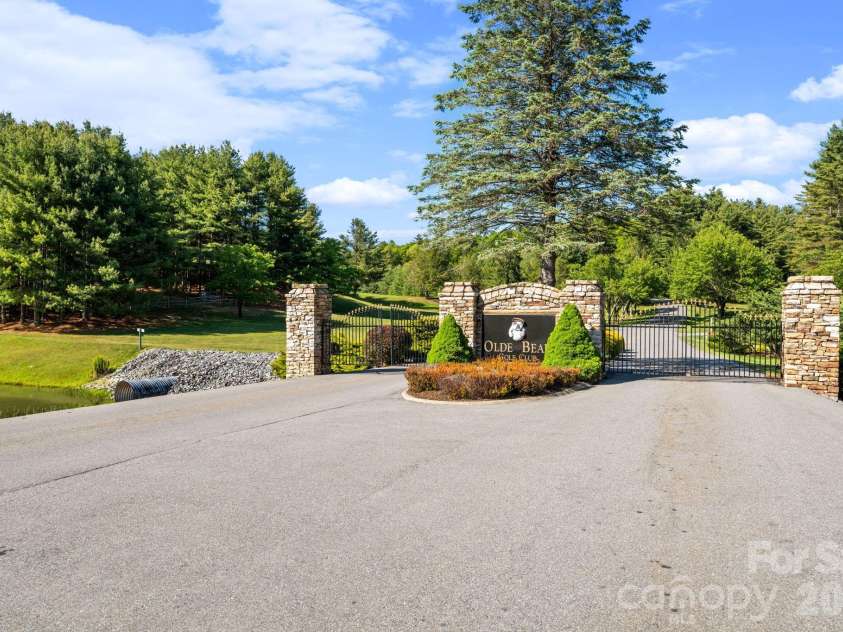 38 Beaus Valley Drive, Roaring Gap, NC 28668.  MLS# CAR4381335, YatesRealty ID 25133. 