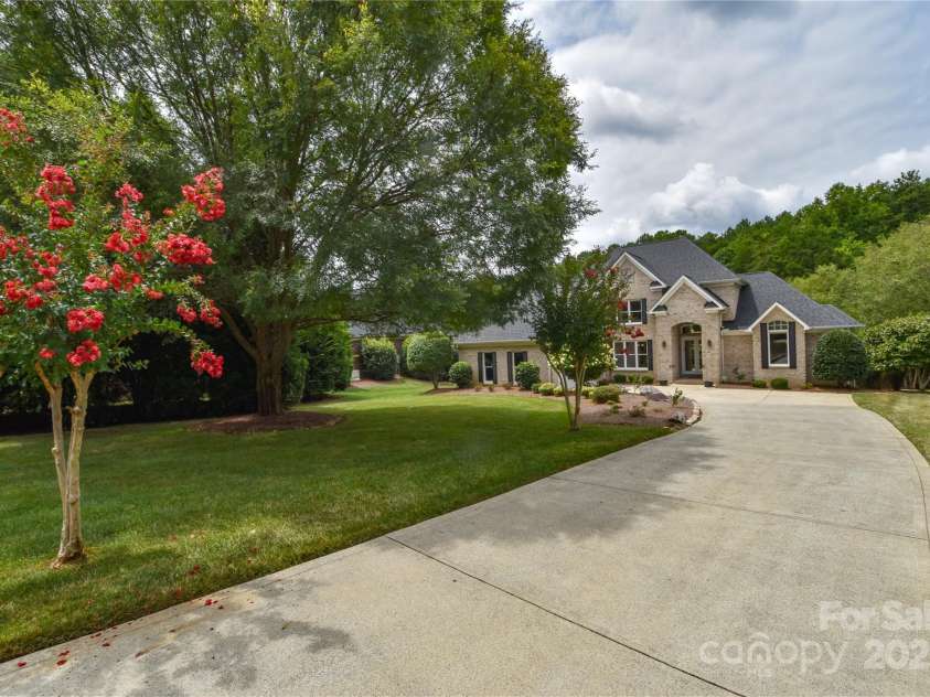 9221 Belle Pines Court, Sherrills Ford, NC 28673.  MLS# CAR4280320, YatesRealty ID 25134. 