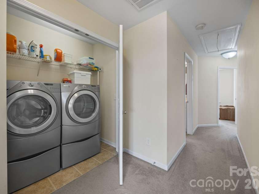 11156 Green Spring Drive, Huntersville, NC 28078.  MLS# CAR4353503, YatesRealty ID 25135. Laundry