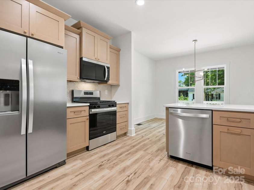 4113 Rutgers Avenue, Charlotte, NC 28206.  MLS# CAR4280205, YatesRealty ID 25135. 