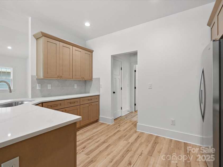 4113 Rutgers Avenue, Charlotte, NC 28206.  MLS# CAR4280205, YatesRealty ID 25135. 