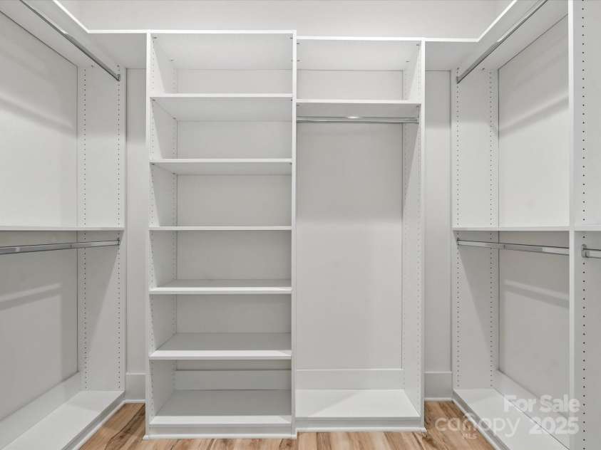 4113 Rutgers Avenue, Charlotte, NC 28206.  MLS# CAR4280205, YatesRealty ID 25135. 