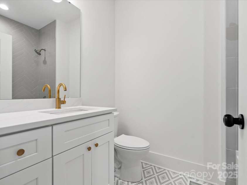 4113 Rutgers Avenue, Charlotte, NC 28206.  MLS# CAR4280205, YatesRealty ID 25135. 