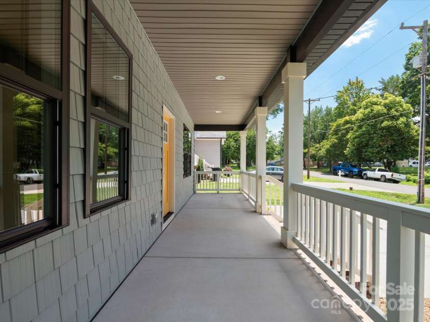 4113 Rutgers Avenue, Charlotte, NC 28206.  MLS# CAR4280205, YatesRealty ID 25135. 