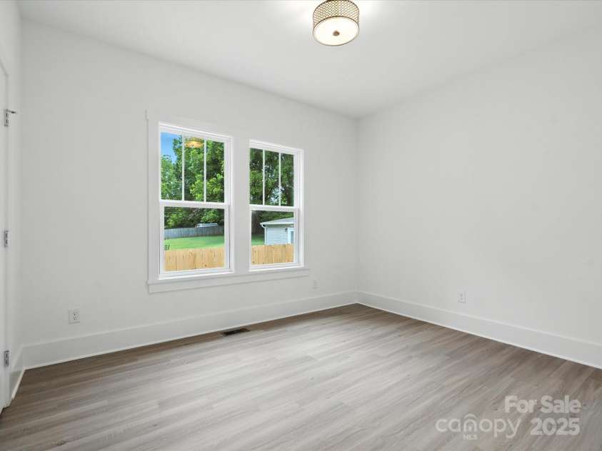 4111 Rutgers Avenue, Charlotte, NC 28206.  MLS# CAR4280280, YatesRealty ID 25136. 