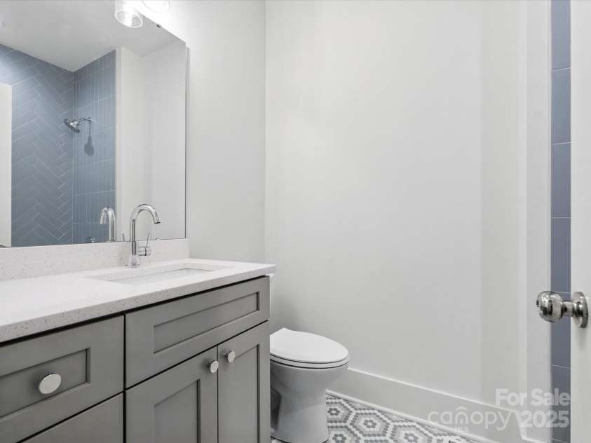 4111 Rutgers Avenue, Charlotte, NC 28206.  MLS# CAR4280280, YatesRealty ID 25136. 