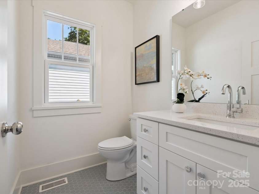 4111 Rutgers Avenue, Charlotte, NC 28206.  MLS# CAR4280280, YatesRealty ID 25136. 