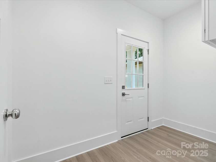 4111 Rutgers Avenue, Charlotte, NC 28206.  MLS# CAR4280280, YatesRealty ID 25136. 
