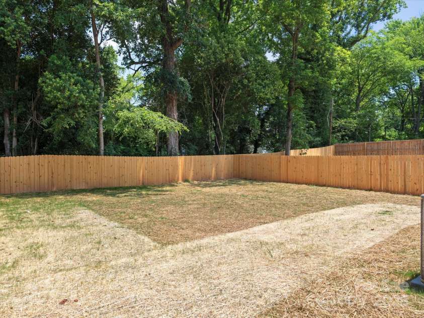4111 Rutgers Avenue, Charlotte, NC 28206.  MLS# CAR4280280, YatesRealty ID 25136. 