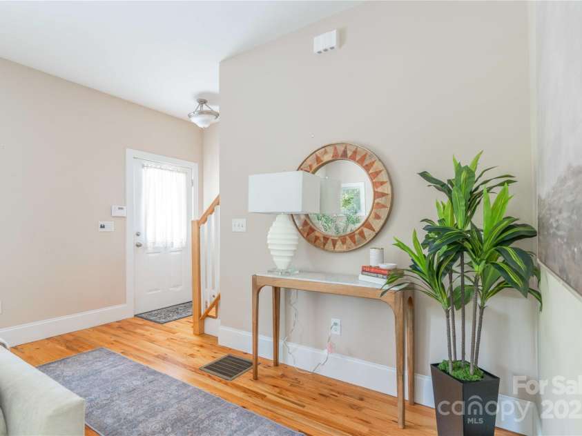 20 Cross Place, Asheville, NC 28801.  MLS# CAR4279844, YatesRealty ID 25137. Entry way off the front porch