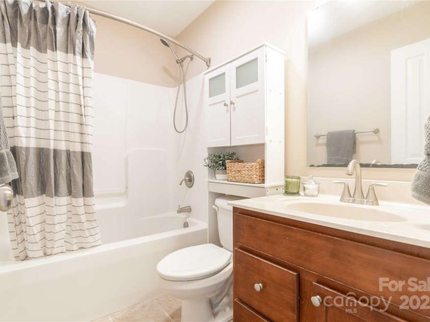 20 Cross Place, Asheville, NC 28801.  MLS# CAR4279844, YatesRealty ID 25137. Hall bath