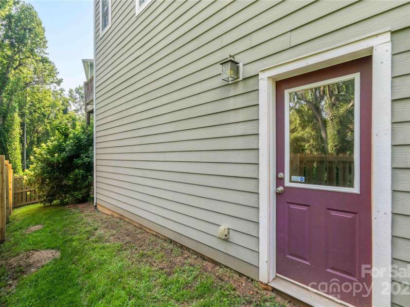 20 Cross Place, Asheville, NC 28801.  MLS# CAR4279844, YatesRealty ID 25137. Utility room