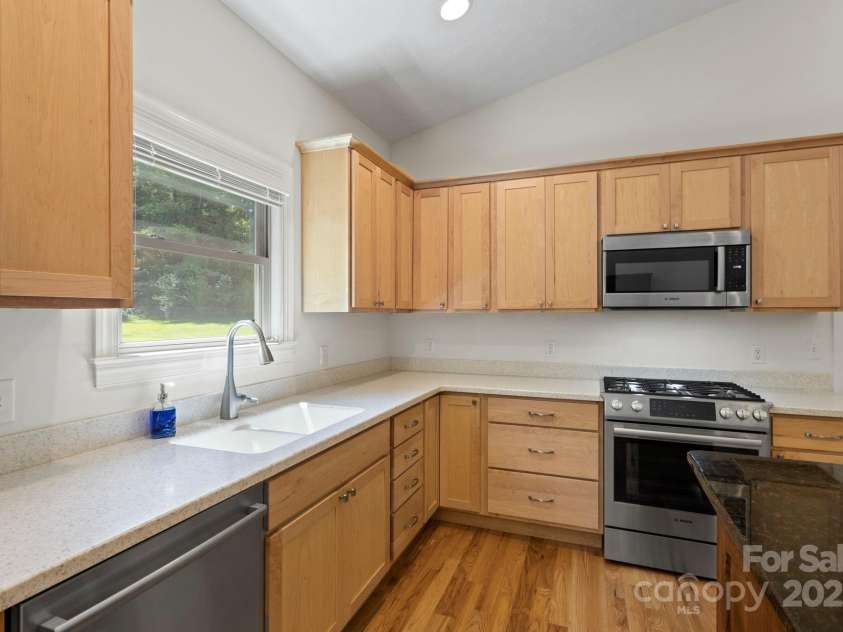 99 Pinecrest Estates Drive, Flat Rock, NC 28731.  MLS# CAR4280073, YatesRealty ID 25138. 