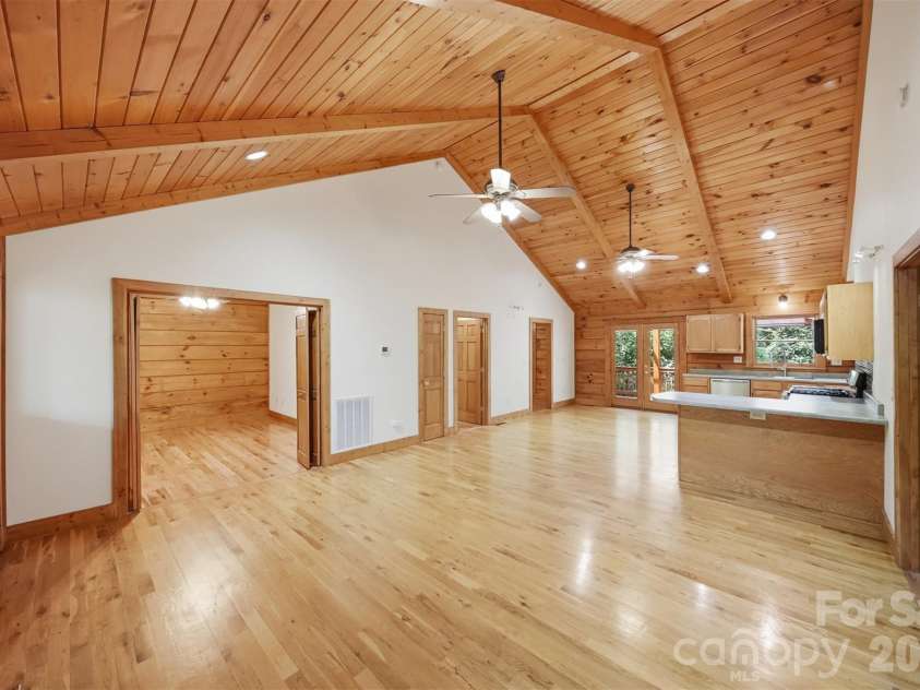 6220 Sunny Drive, Newland, NC 28657.  MLS# CAR4377028, YatesRealty ID 25139. 