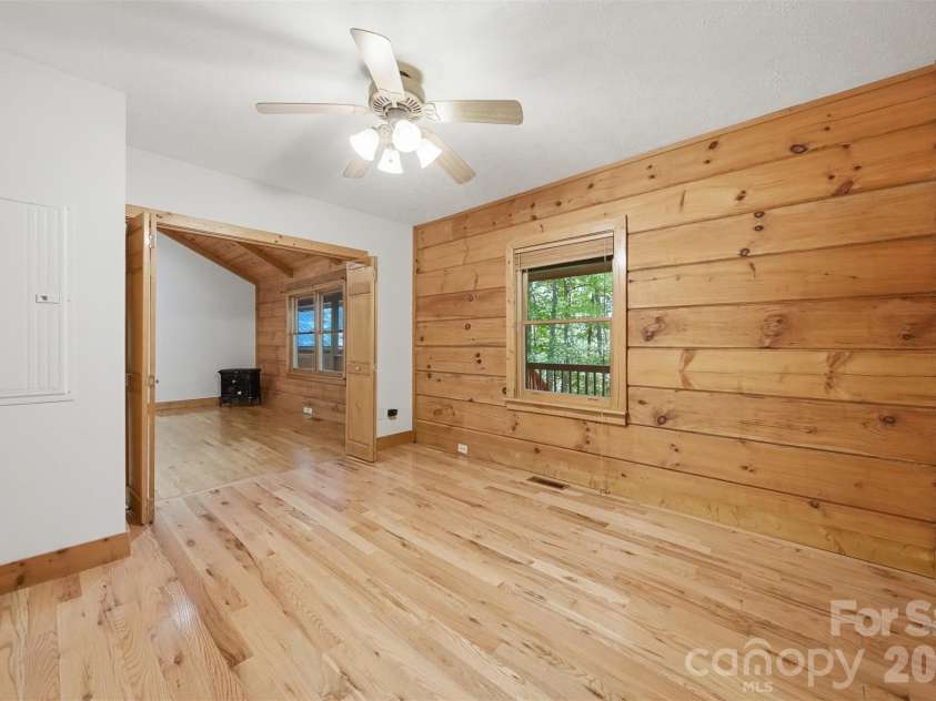 6220 Sunny Drive, Newland, NC 28657.  MLS# CAR4377028, YatesRealty ID 25139. 