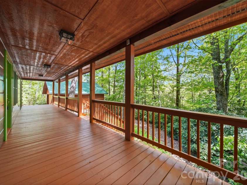 6220 Sunny Drive, Newland, NC 28657.  MLS# CAR4377028, YatesRealty ID 25139. 