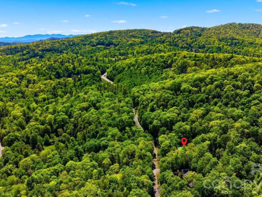 6220 Sunny Drive, Newland, NC 28657.  MLS# CAR4377028, YatesRealty ID 25139. 