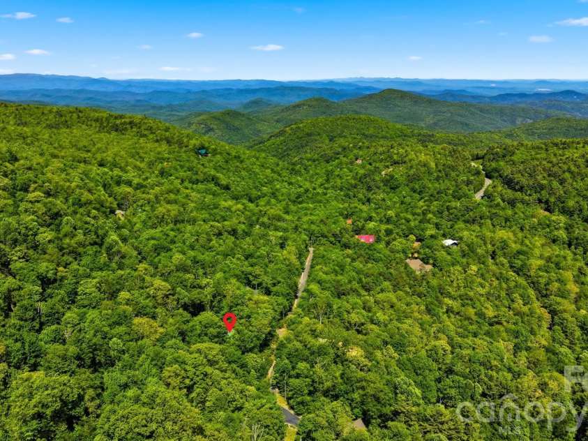 6220 Sunny Drive, Newland, NC 28657.  MLS# CAR4377028, YatesRealty ID 25139. 