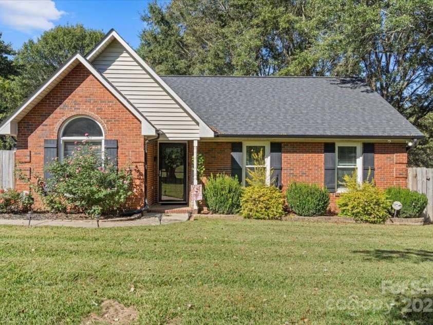 6909 Green Haven Lane, Monroe, NC 28110.  MLS# CAR4190918, YatesRealty ID 2514. 