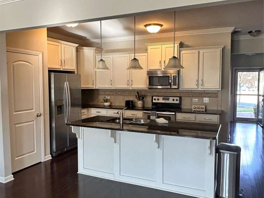 878 Summerlake Drive, Fort Mill, SC 29715.  MLS# CAR4318375, YatesRealty ID 2514. 