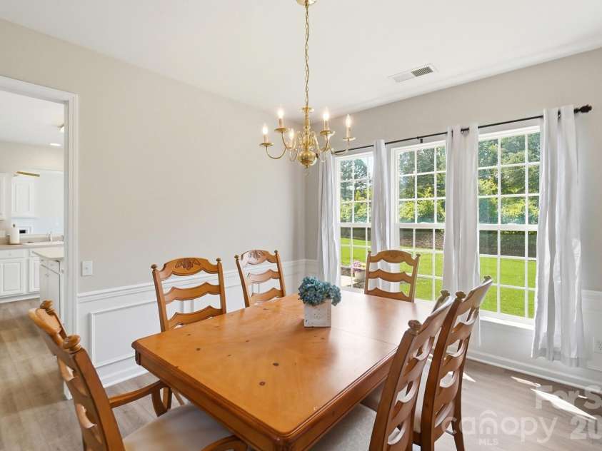 7724 Dinniston Drive, Huntersville, NC 28078.  MLS# CAR4413809, YatesRealty ID 25140. 