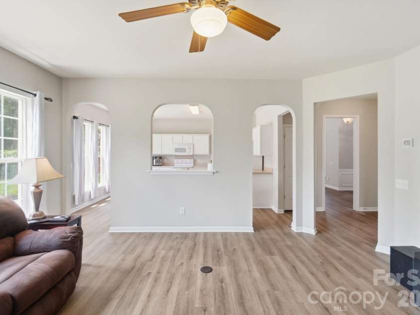 7724 Dinniston Drive, Huntersville, NC 28078.  MLS# CAR4413809, YatesRealty ID 25140. 