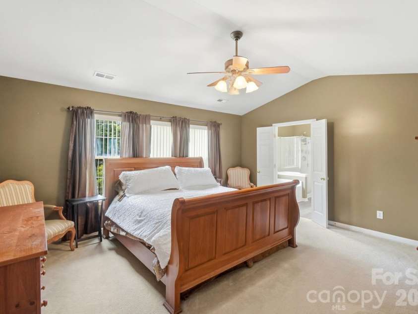 7724 Dinniston Drive, Huntersville, NC 28078.  MLS# CAR4413809, YatesRealty ID 25140. 