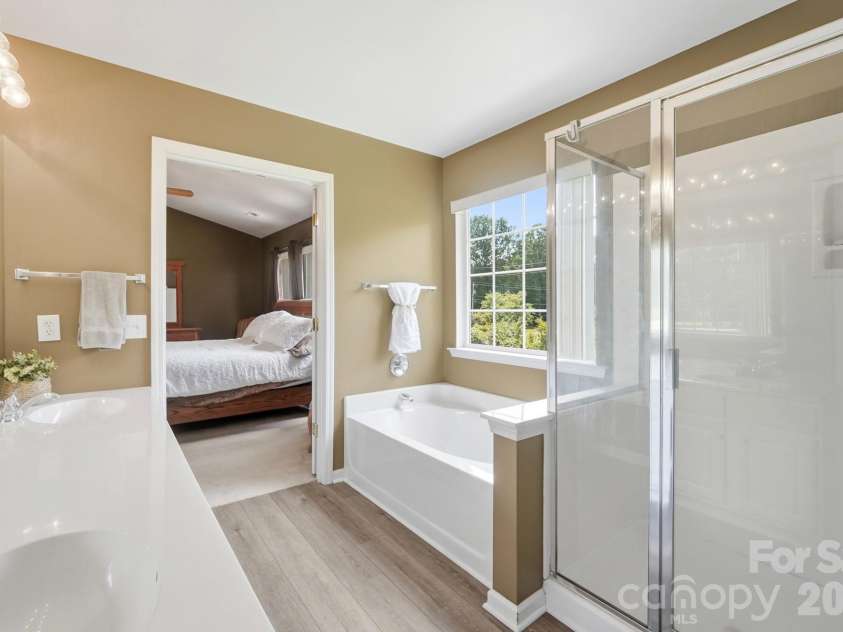 7724 Dinniston Drive, Huntersville, NC 28078.  MLS# CAR4413809, YatesRealty ID 25140. 