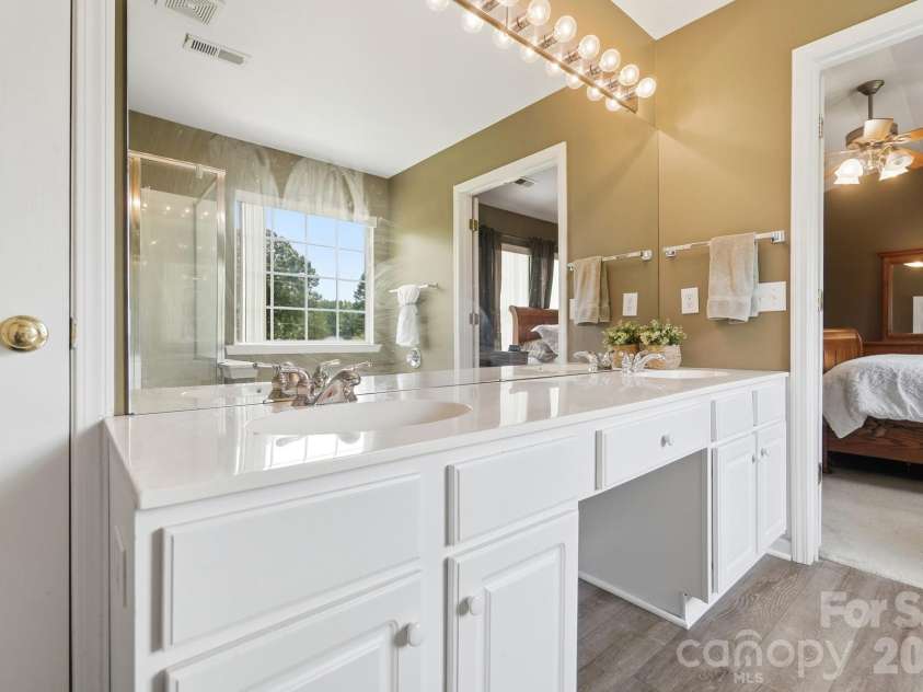7724 Dinniston Drive, Huntersville, NC 28078.  MLS# CAR4413809, YatesRealty ID 25140. 