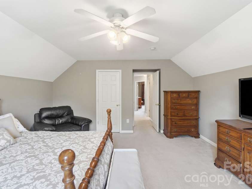 7724 Dinniston Drive, Huntersville, NC 28078.  MLS# CAR4413809, YatesRealty ID 25140. 