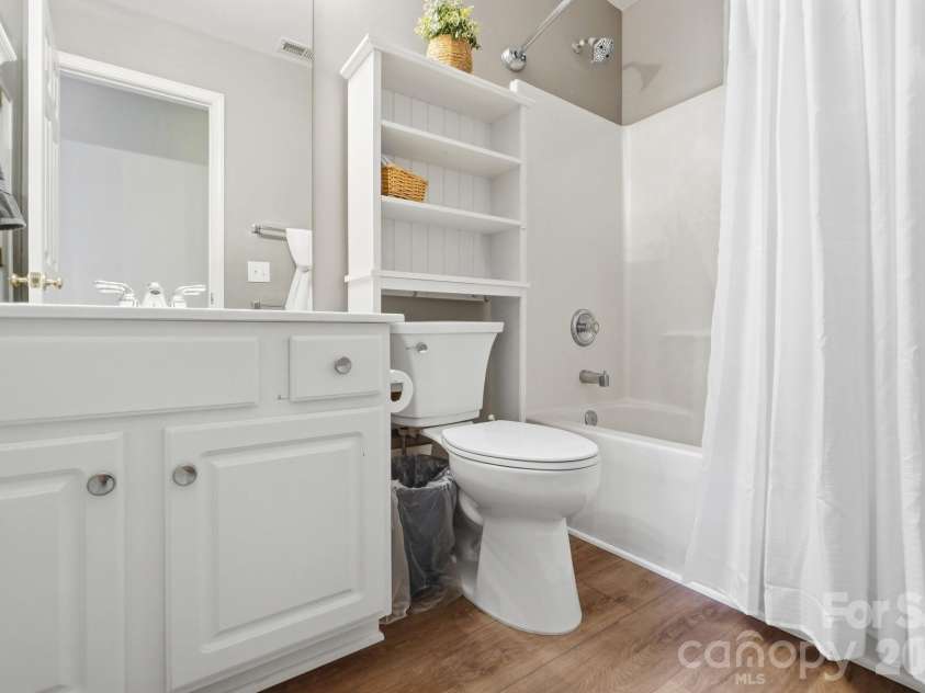 7724 Dinniston Drive, Huntersville, NC 28078.  MLS# CAR4413809, YatesRealty ID 25140. 