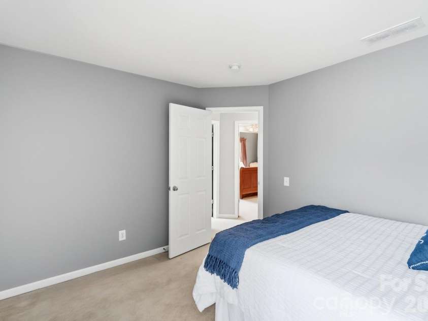 7724 Dinniston Drive, Huntersville, NC 28078.  MLS# CAR4413809, YatesRealty ID 25140. 