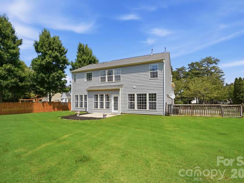 7724 Dinniston Drive, Huntersville, NC 28078.  MLS# CAR4413809, YatesRealty ID 25140. 