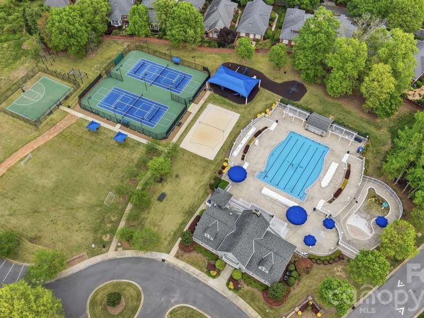 7724 Dinniston Drive, Huntersville, NC 28078.  MLS# CAR4413809, YatesRealty ID 25140. 