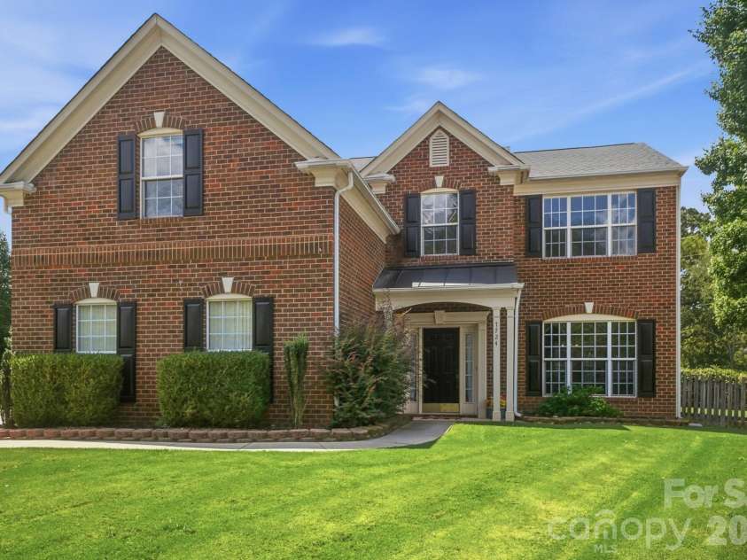 7724 Dinniston Drive, Huntersville, NC 28078.  MLS# CAR4413809, YatesRealty ID 25140. 