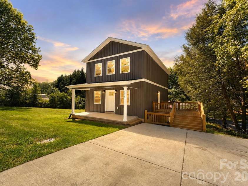 1135 Apple Lane, Granite Falls, NC 28630.  MLS# CAR4382438, YatesRealty ID 25141. 